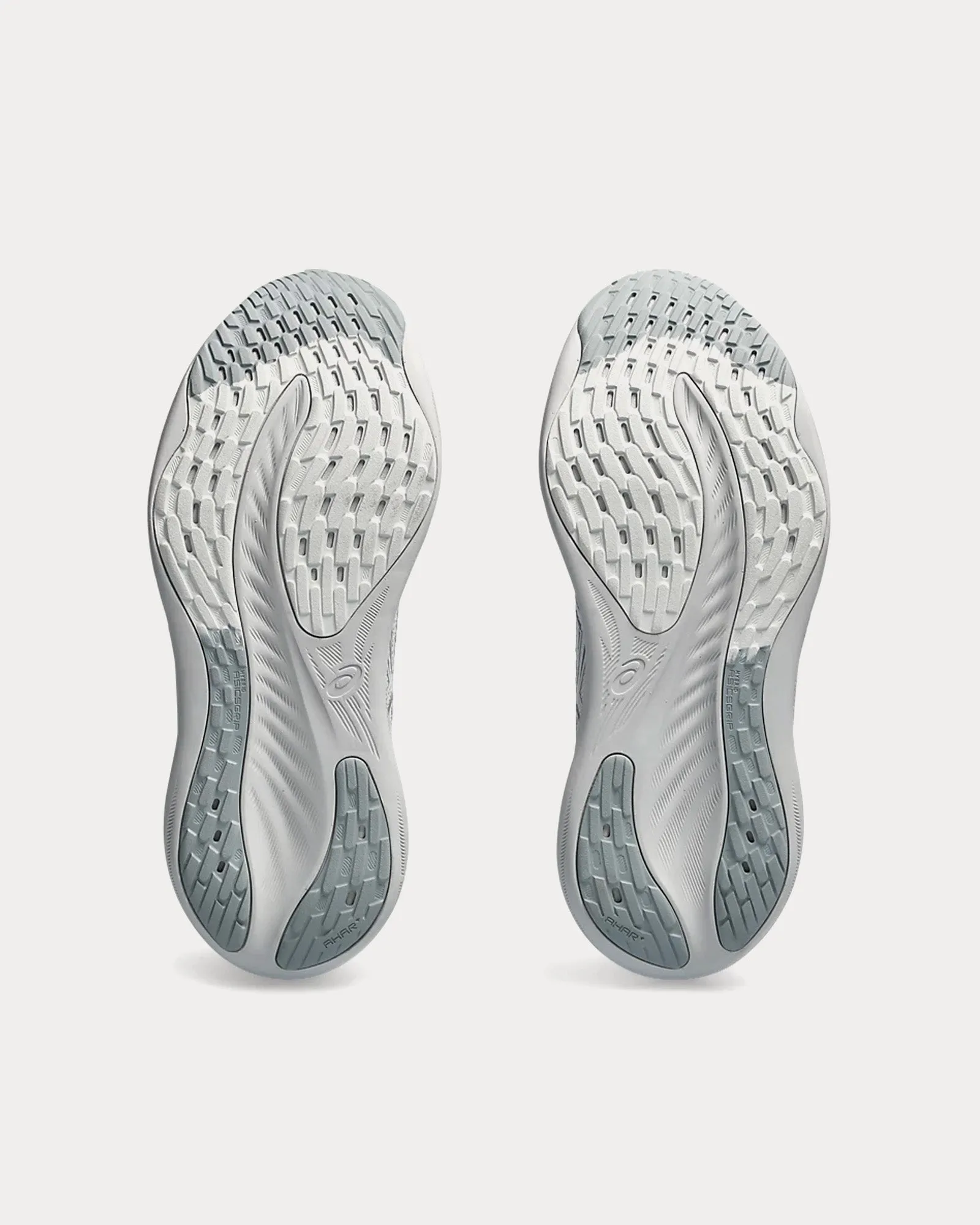 Gel-Nimbus 26 Concrete / Pure Silver Running Shoes