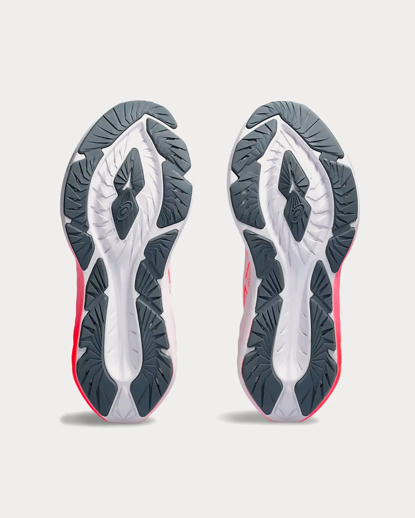 Novablast 4 White / Sunrise Red Running Shoes